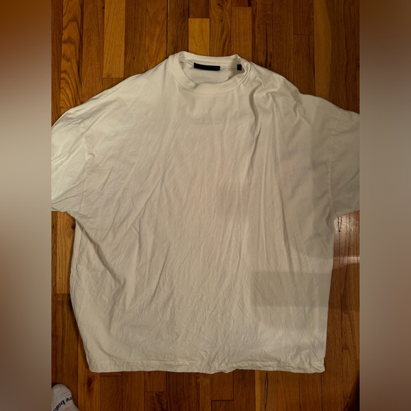 Essentials White T-Shirt L - Picture 1 of 2